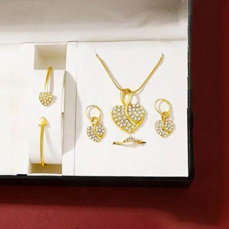 Cross-border Europe and the United States hot-selling diamond heart pendant necklace earrings suit fashion temperament simple love three-piece set