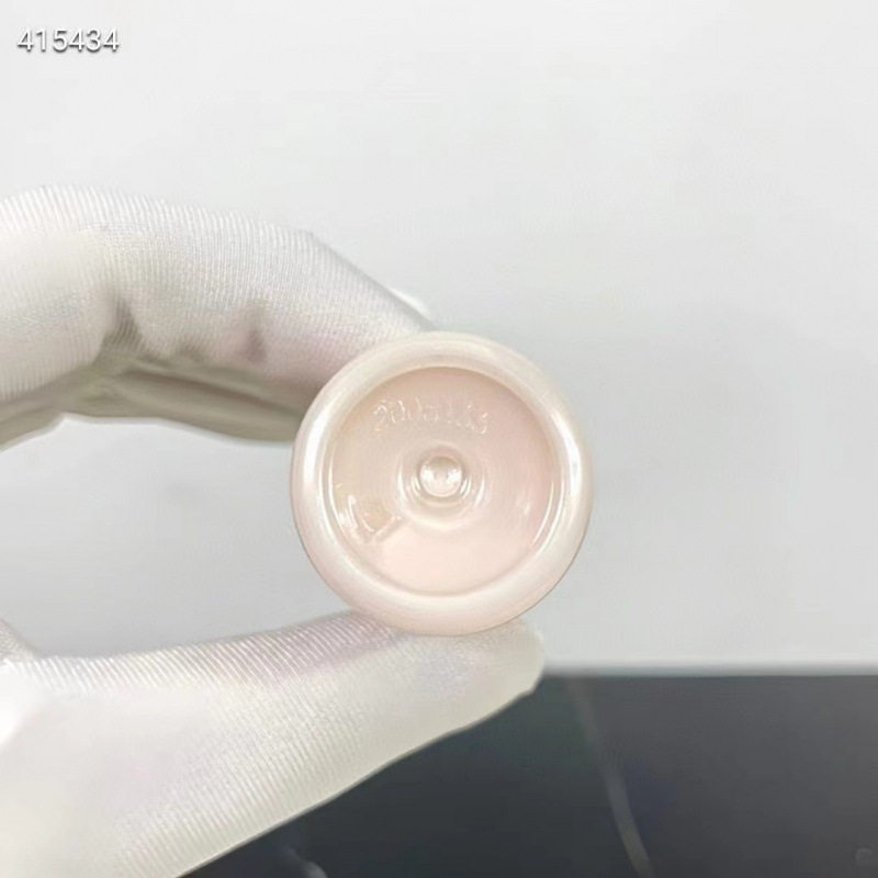 Oshujia Sakura Shower Milk Body Lotion 35ml Care Sample B&B Supplies Travel Set Moisturizing and Moisturizing