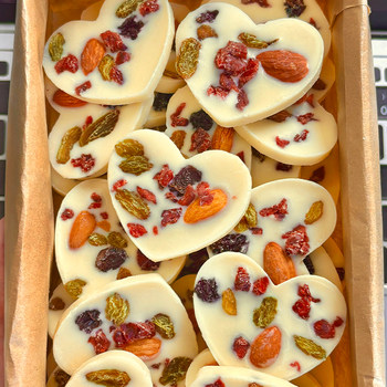 New Ways to Eat Yogurt! Nut Crisps, Xinjiang Raisins, Almonds, Cranberries, Chocolate Snacks, Cheese