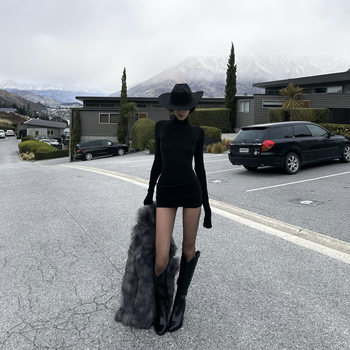 Sexy Black Long Sleeve T-Shirt for Women in Autumn, Slim Fit Top with High Waist Shorts Two-Piece Set