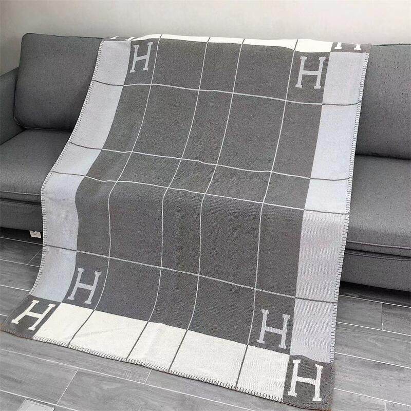 Cross-border H Cashmere Blanket Office Towel Quilt Nap Sofa Air-conditioning Blanket Picnic Camping Blanket Dustproof Tapestries