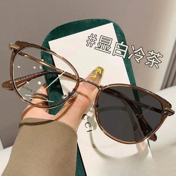 Retro photosensitive color-changing cat's eye glasses frame women's myopia adjustable degree anti-blue light plain all-match eye protection flat mirror