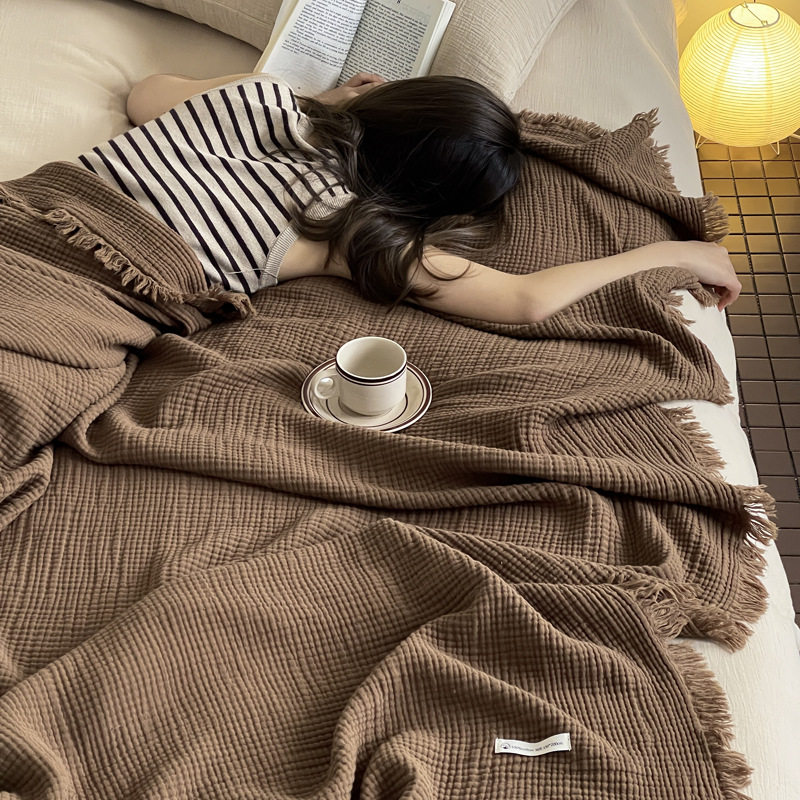 Yuchuan preferred, Maillard four-layer wrinkled yarn tassel blanket cotton nap blanket hotel with air conditioning blanket