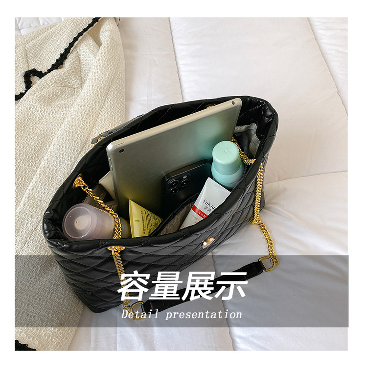 New Summer Live Broadcast Popular One-Shoulder Quilted Chain Large Capacity Simple Fashion Women's Bag 12 O1CN01DU2Km01Lhe4w47IUg !!2214150501331 0 cib