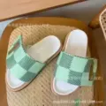 Leather buckle light square green