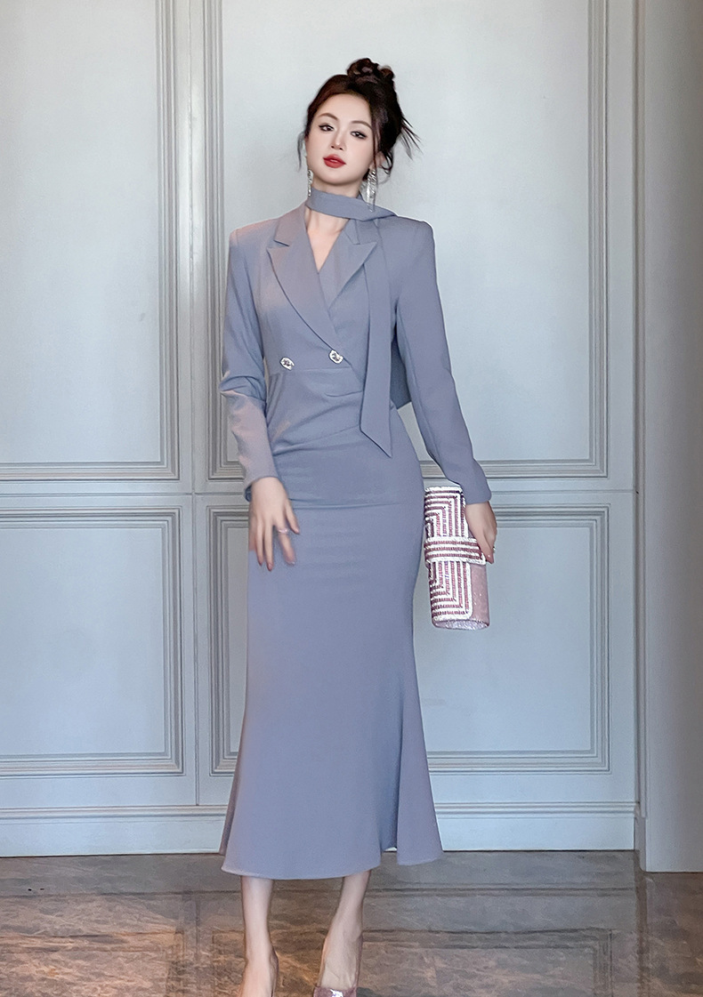 Đầm ôm body nữ cổ vest dáng đuôi cá tay dài — Xám sương mù