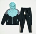 Green trousers suit