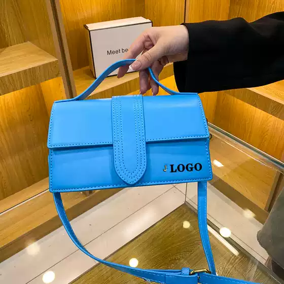 French niche design handbag 2023 cross-border new shoulder messenger bag advanced texture French stick bag bags