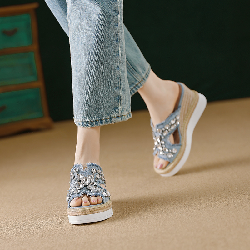 Dép sandal nữ quai ngang gót xuồng 8.5cm đế dày đính đá — Xanh denim