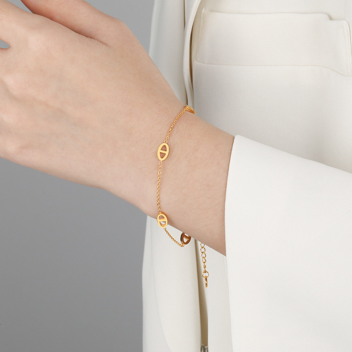 Korean style niche simple new style pig nose bracelet women's fashion personality all-match gold-plated titanium steel high-grade jewelry