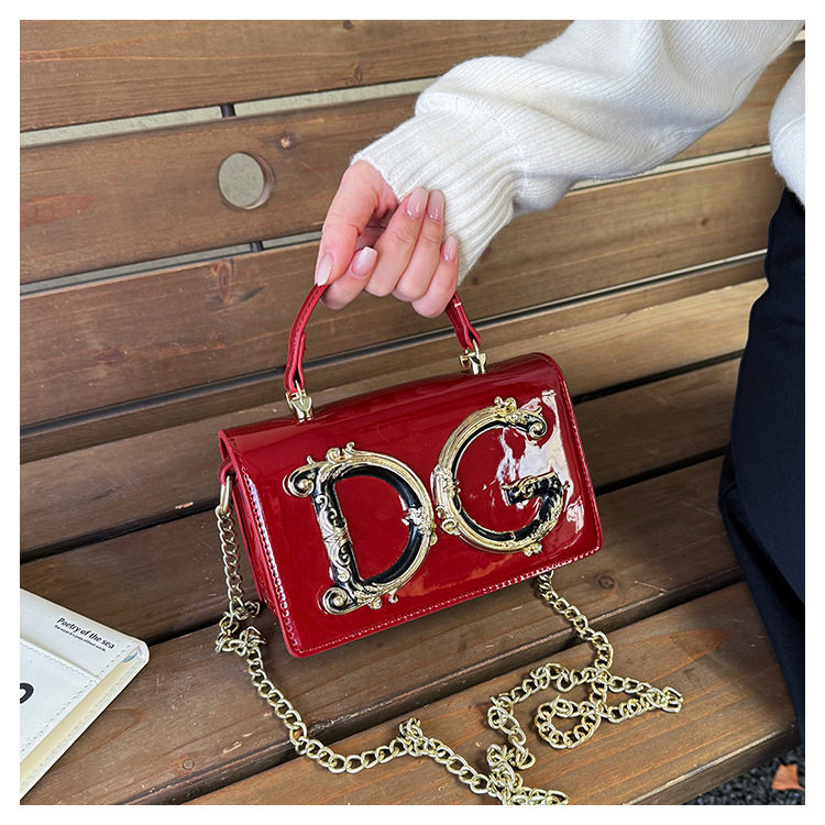 Cross-Border Patent Leather Hand-Held Fashion Women's Bag Chain Crossbody Bag Hand-Held Dinner Bag Fashion Catwalk Bag 26 O1CN01DivOB42G0X5G6pik9 !!2220381628953 0 cib