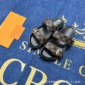 Single Buckle Check Brown