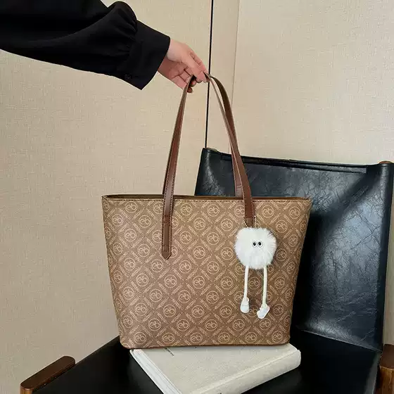 Cross-border Tote Bag Women's 2025 New Arrival Simple Fashionable Retro Trendy Large Capacity Letter Printed Portable Shoulder Bag