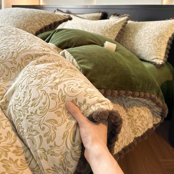 French Rabbit Fur Ball Carved Milk Velvet Four-Piece Winter Thickeneded Coral Velvet Quilt Cover Bed Sheetss and Fitted Bed Sheetss Three-Piece Set