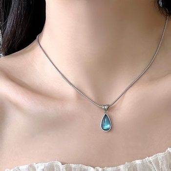 French Clear Green Water Drops Blue Ocean Necklace Clavicle Chain Snake Bone Fashion Personality Titanium Steel Gold Plated Necklace Wholesale