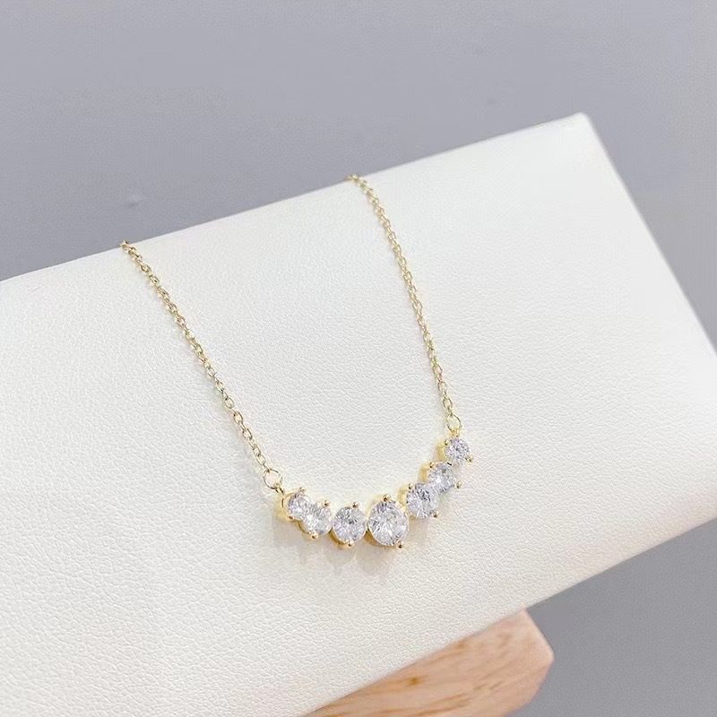 Smile Necklace Women's New Shiny Imitation Moissanite Zircon Pendant Necklace Fashion Light Luxury High-end Elegant Jewelry