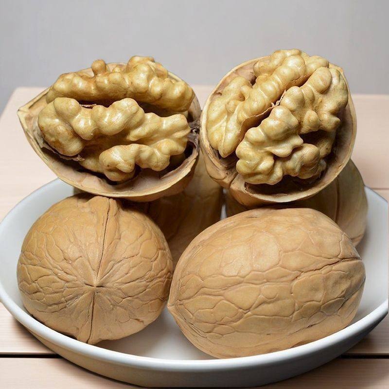 Wholesale Thin-Skinned Raw Walnuts, Original Flavor Walnuts, Ready-To-Eat for Porridge and Snacks