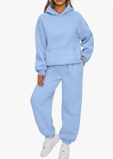 Casual Sports Hoodie and Jogger Set Solid Color Pocket Design Comfortable Fit Autumn Winter Collection Wholesale