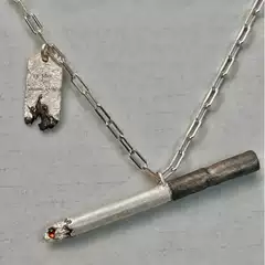 Kayi's New Personalized Fashionable Simulated Lit Cigarette Pendant with High-End Clavicle Chain Necklace Wholesale
