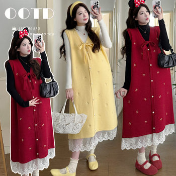 Real Shot of Autumn and Winter Knitwears + Heavy Embroider Lace Splicing Sweet Knitted Vest Skirt Pregnant Mother Suit