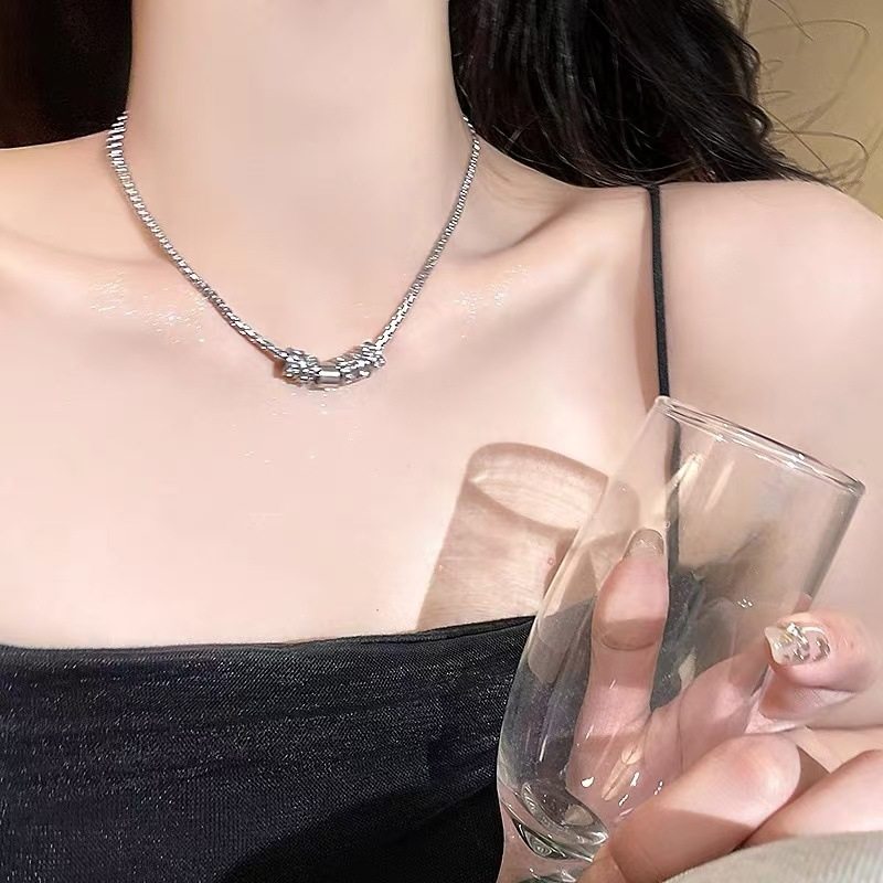 Unisex Flash Diamond Ring Pendant Necklace Cold Style Light Luxury Niche Design Fashion Versatile Elegant Clavicle Chain