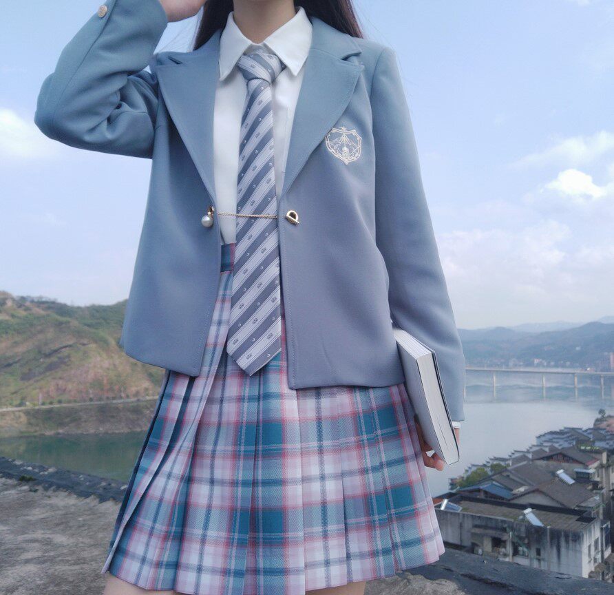 Gq9105格スカート + 蝶ネクタイ