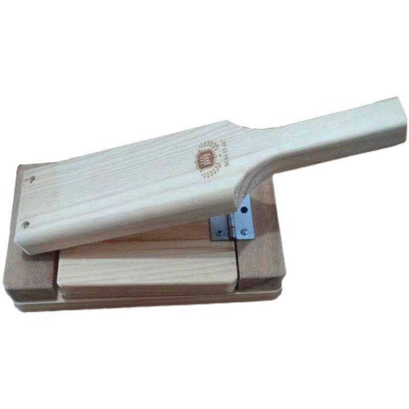 Quickly Press the Dumpling Wrappers to Make Ai Mi Qingming Rice Cake Molds, Solid Wood Pressing Board, and Home Tools