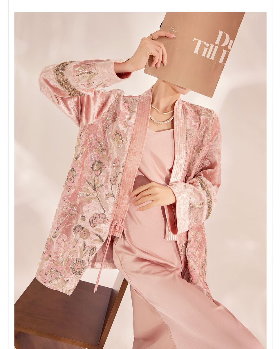 Áo khoác cardigan nữ cổ chữ V dài tay thêu họa tiết hoa lá — hồng