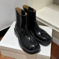 Black/thick sole