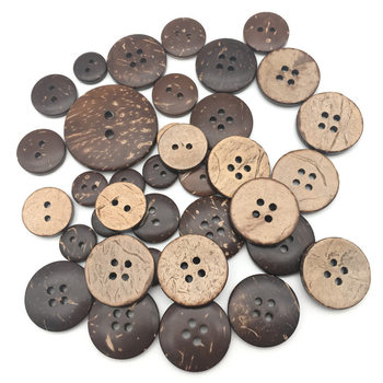 In stock supply natural coconut shell four-eye round wooden button two-eye environmental protection coconut buckle children's clothing button