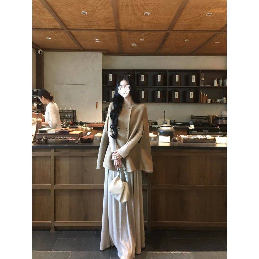 Overseas Lady's Autumn and Winter Elegant Cape Jacket + Fur Collar + Slim Long-Sleeved Skirt Three-Piece Set