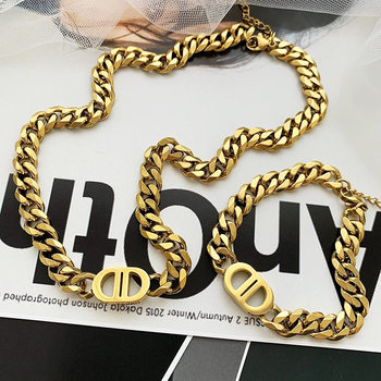 Gold Thick Chain Double D Letter Titanium Steel Necklace for Women, Hip-Hop Style, Short Clavicle Chain, Versatile Accessory, European and American Style