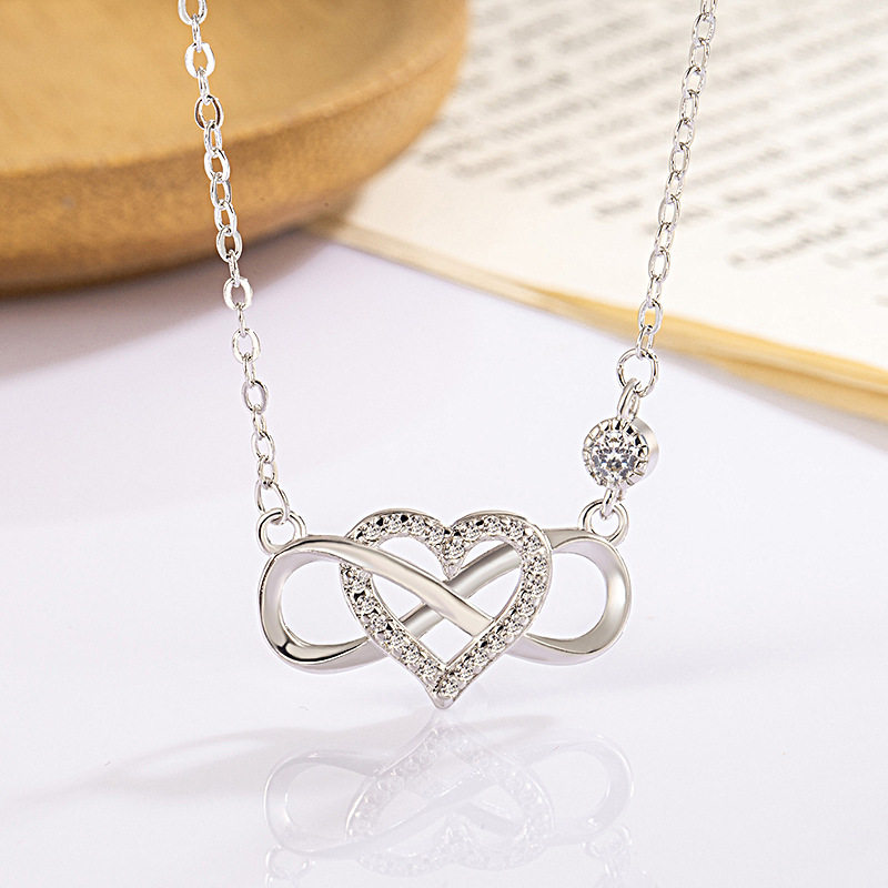 Cross-border European and American Amazon Diamond Heart-shaped 8-character Pendant Clavicle Chain Women's Endless Love Mobius Necklace