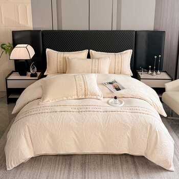 2025 New Milk Velvet Carved Simple Bed Bed Sheets Quilt Cover Cross-Border Thickeneded Splicing Four-Piece Set of Golden Branches and Jade Leaves