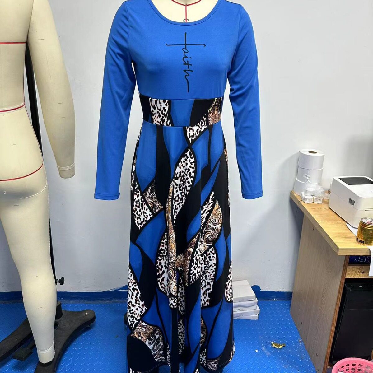 Casual Long Sleeve Maxi Dress 200g Fabric Floral Print Round Neck Perfect for Spring and Summer Wholesale Available