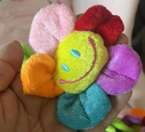 现货批发卡通太阳花窗帘扣毛绒玩具创意礼物公仔娃娃向日葵花束