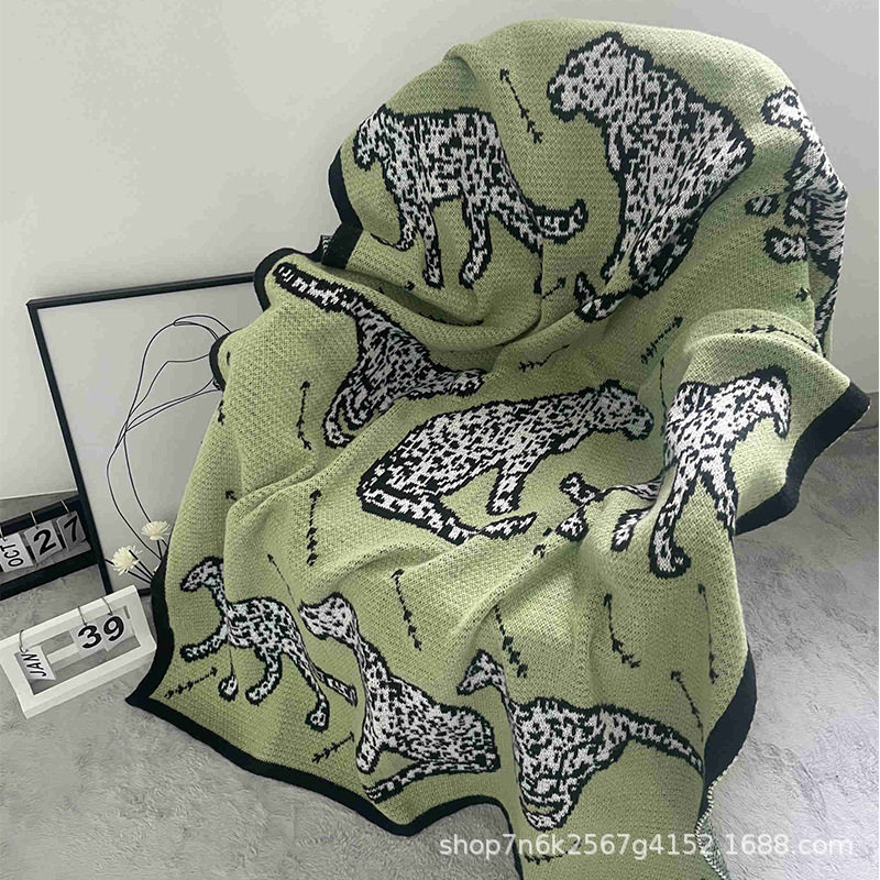 Vintage Spring and Autumn Air Conditioning Blanket Middle Ancient Green Zebra Knitted Casual Sofa Decorative Blanket Nordic Style New Arrival Free Shipping