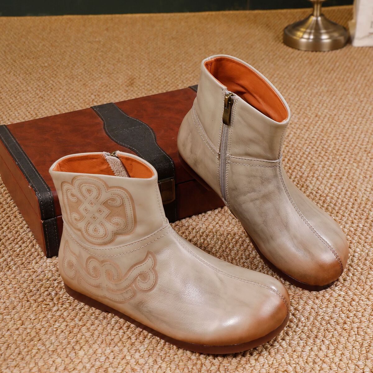 Boot nữ cổ thấp da bò thật đế bằng mềm êm chân — đen, xám