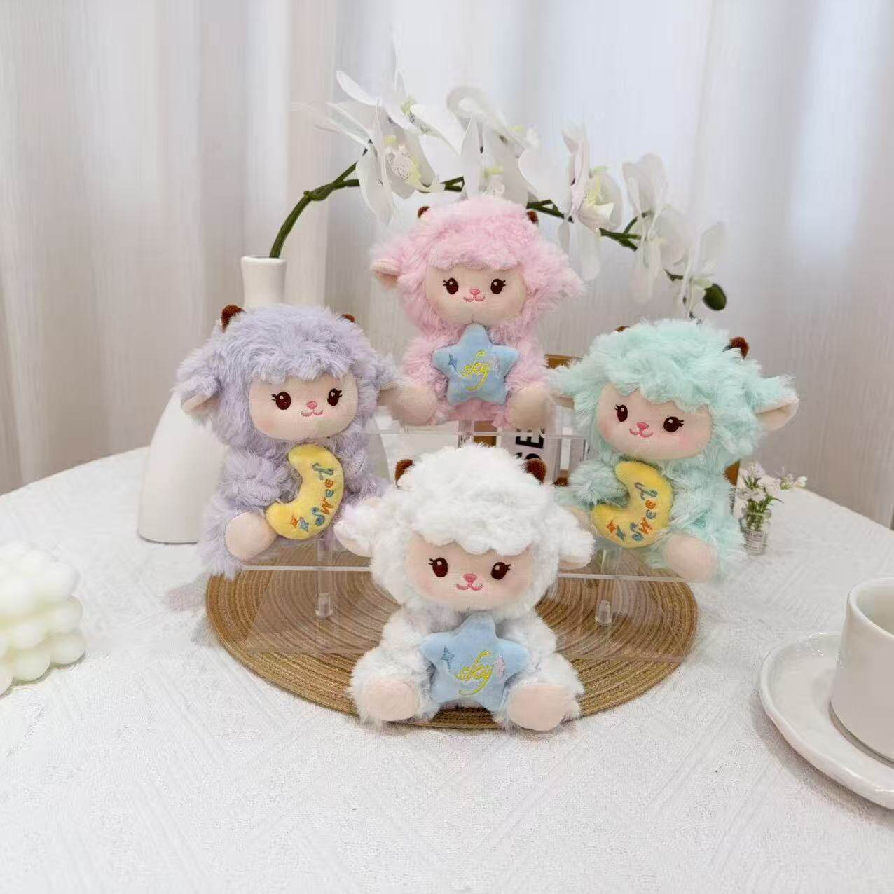 新しい星と月の子羊