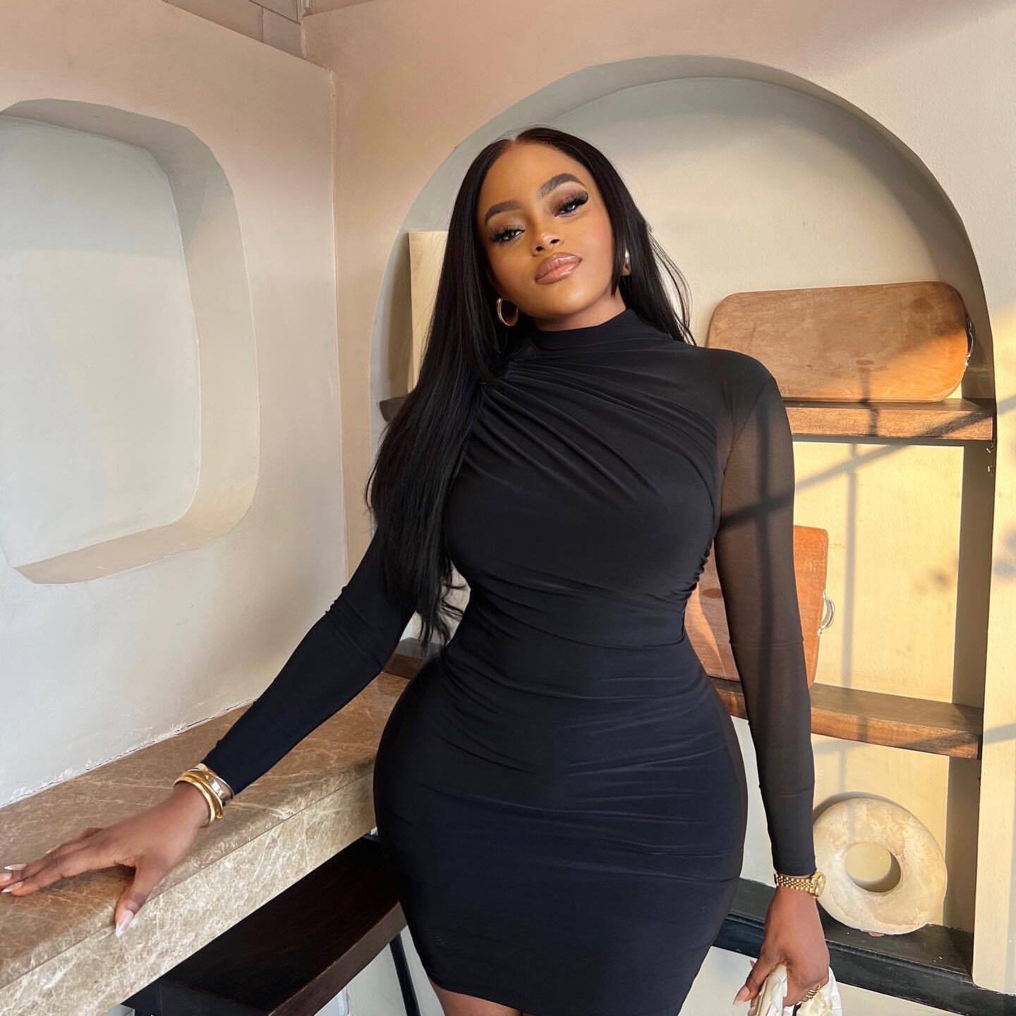 Long Sleeve Round Neck Bodycon Dress Solid Color Slim Fit Sexy Style Winter Fashion for Women Wholesale Available