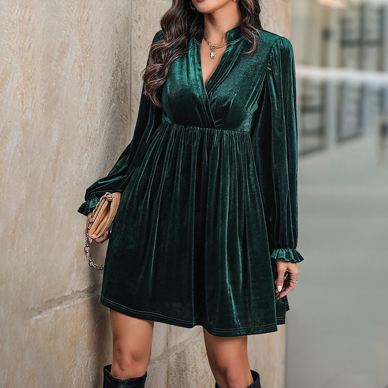 Vintage Style Green Velvet Dress Loose Fit Short Length Autumn Winter Fashion Wholesale Available