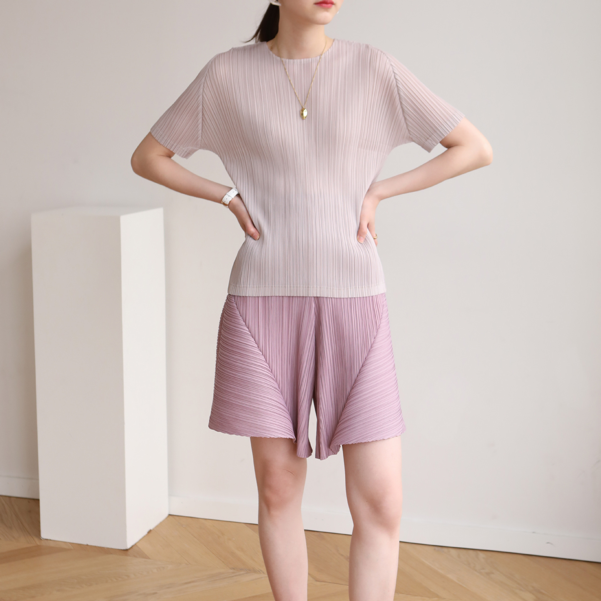 (Mới) Mã G3344 Giá 940K: Áo Thun Nữ Dotdf Dáng Ôm Body Gợi Cảm Sexy Hàng Mùa Hè Thời Trang Nữ Chất Liệu G03 Sản Phẩm Mới, (Miễn Phí Vận Chuyển Toàn Quốc).