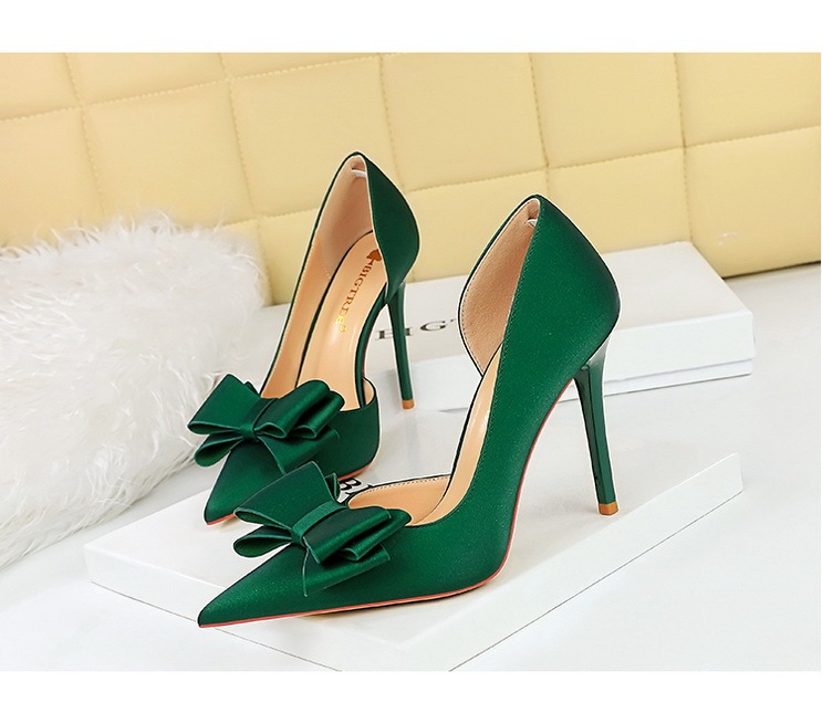 Giày cao gót nữ mũi nhọn gót siêu cao 10.5cm mặt lụa satin thắt nơ hở hông — Màu đen, Màu đỏ hoa hồng, Màu đỏ rượu, Màu hồng