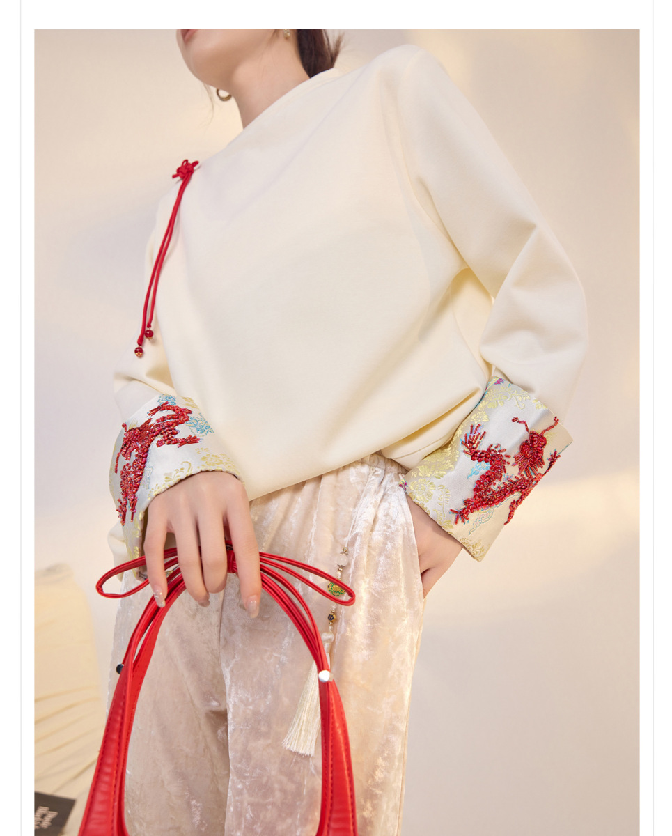 Áo sơ mi nam dài tay thêu họa tiết rồng, chất liệu polyester phối nylon, cổ tròn, phong cách thanh lịch