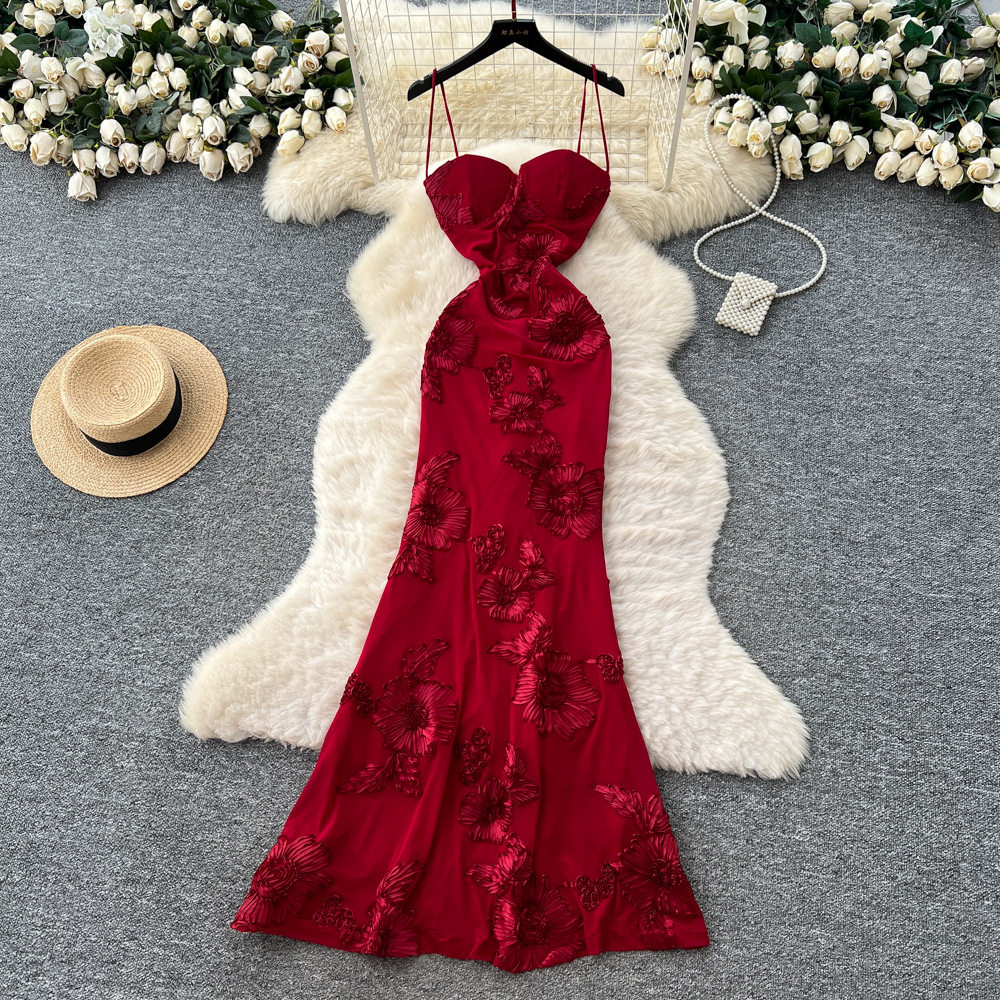 Red Evening Dress Elegant French Style Embroidered Slim Fit Bodycon Spaghetti Straps Formal Events Wholesale