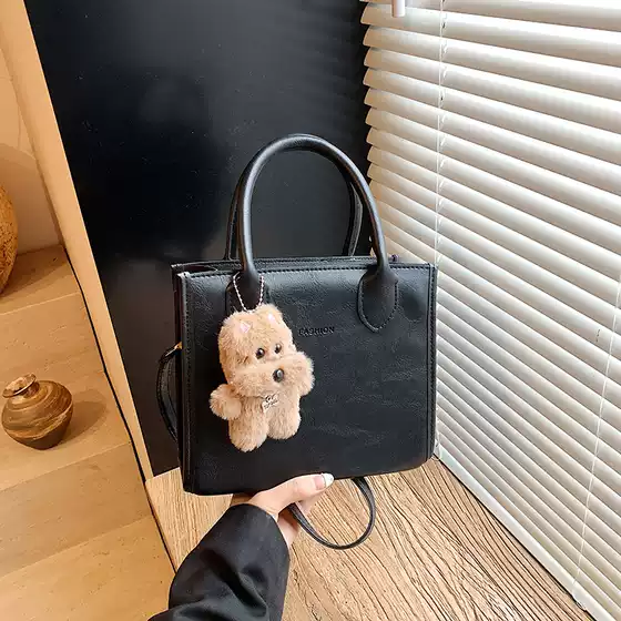 Cross-Border Retro Small Bag for Women 2026 Spring and Summer New Fashion Versatile Crossbody Bag Super Popular Small Handbag