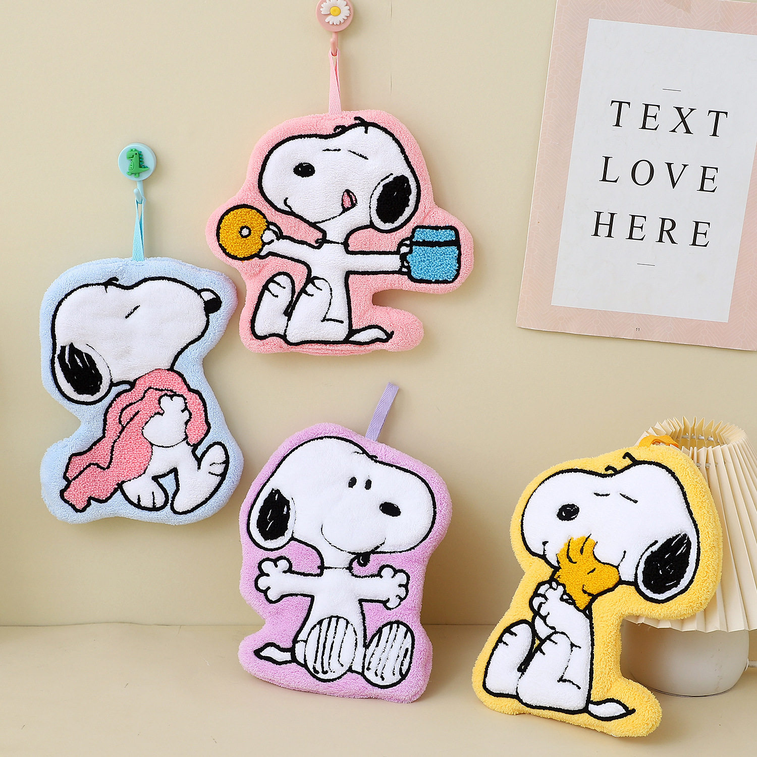Snoopy Snoopy Cute Hand Towel Hanging Absorbent Thickeneded Bathroom Cartoon Handkerchief Hand Washing Small Square Towel