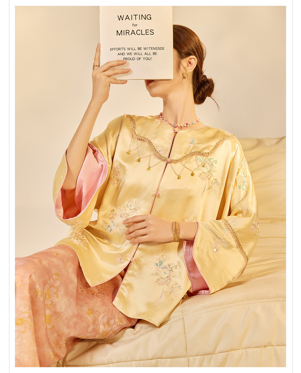 Set áo khoác và đầm hai dây thêu hoa chuyển sắc đính cườm — Áo thun (7 ngày), Áo khoác (7 ngày), Trang phục (7 ngày)