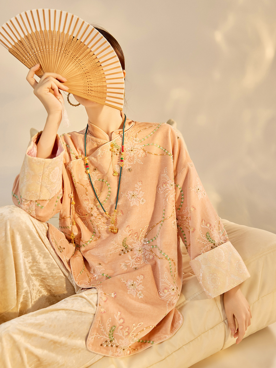 Áo khoác nữ dáng thường thêu hoa đính sequin chất liệu satin — màu hồng