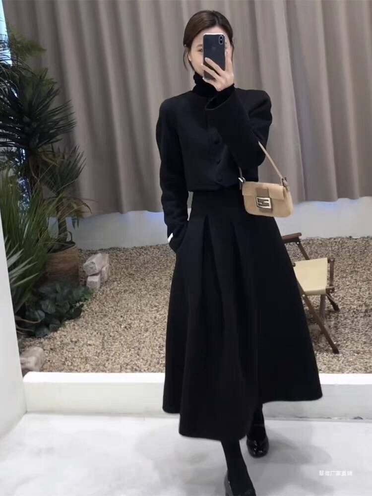 New Autumn and Winter Fragrance Large Size Suit, Elegant High-Waisted Jacket, Skirt, Slimming French Two-Piece Set, Pair of Socks